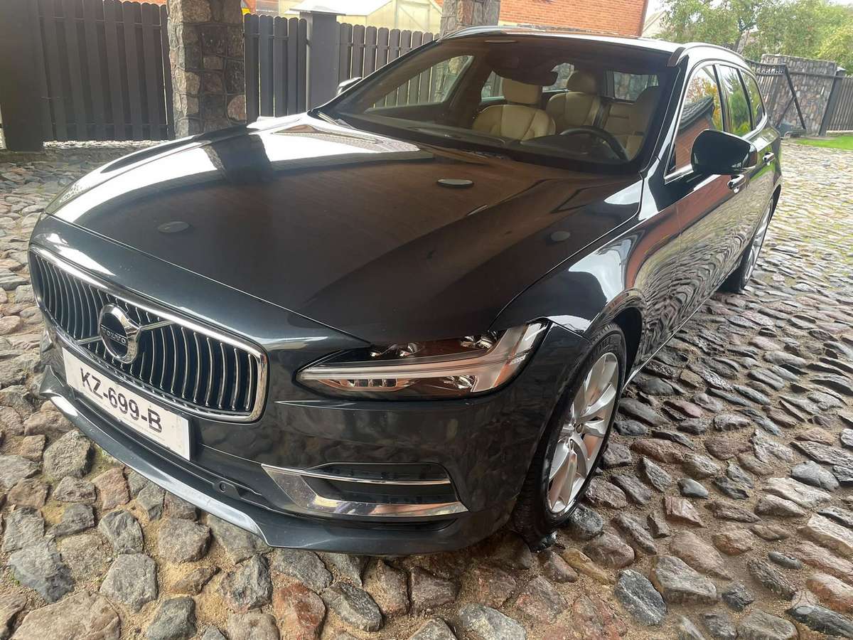 Volvo V90