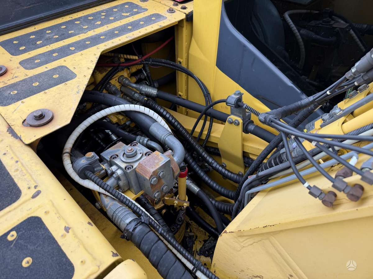 Komatsu PC160 LC8, excavator