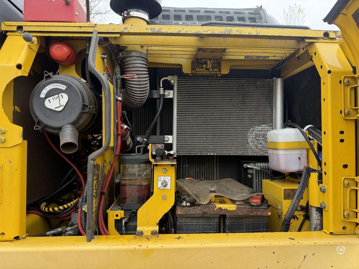 Komatsu PC160 LC8, excavator