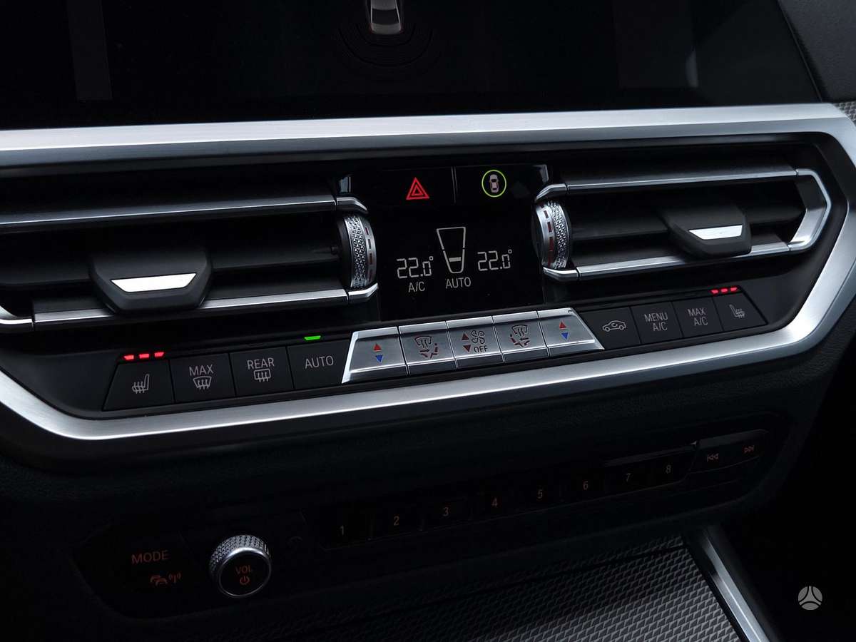 BMW 330, 3.0 l., Седан