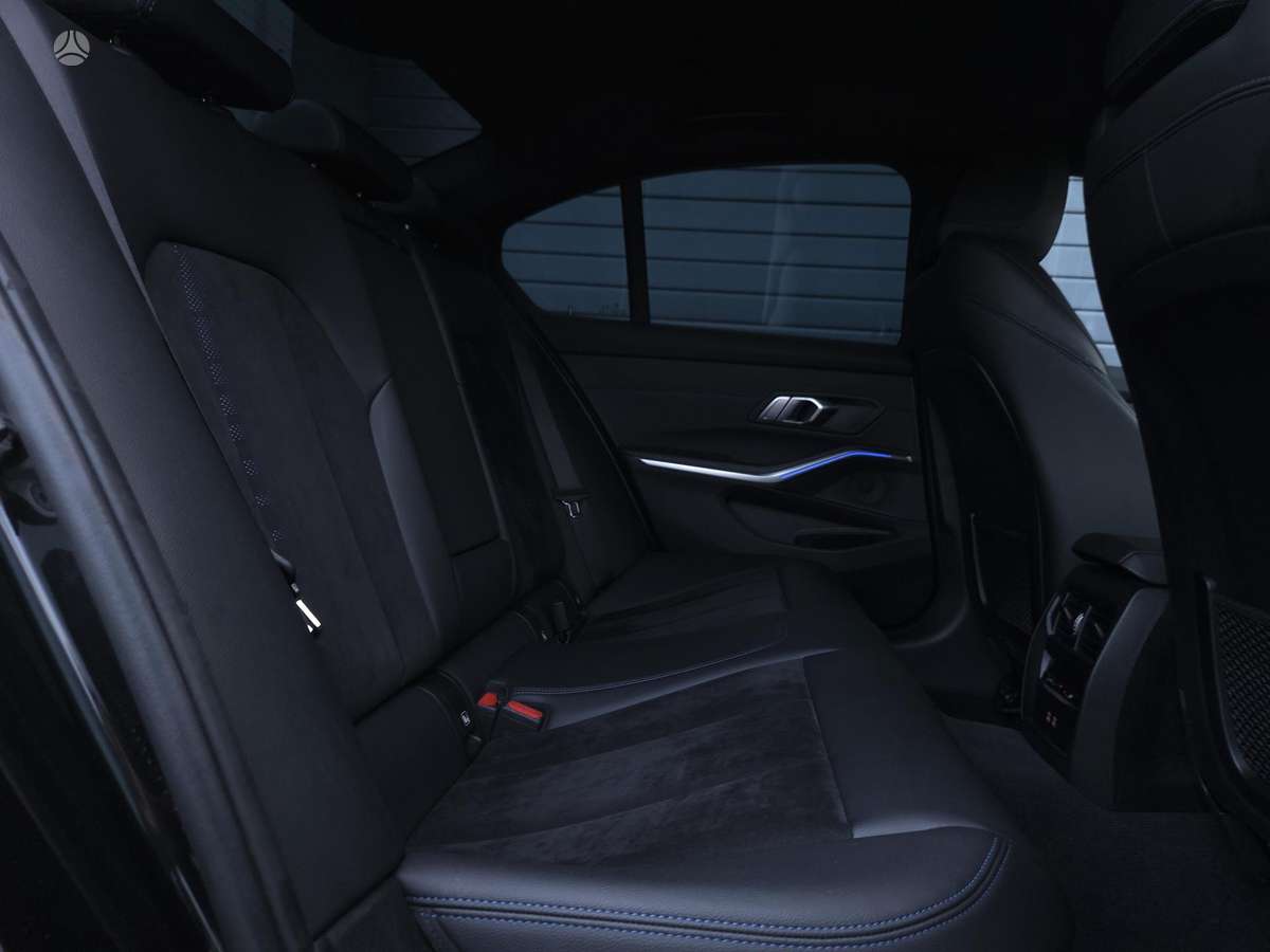 BMW 330, 3.0 l., Седан