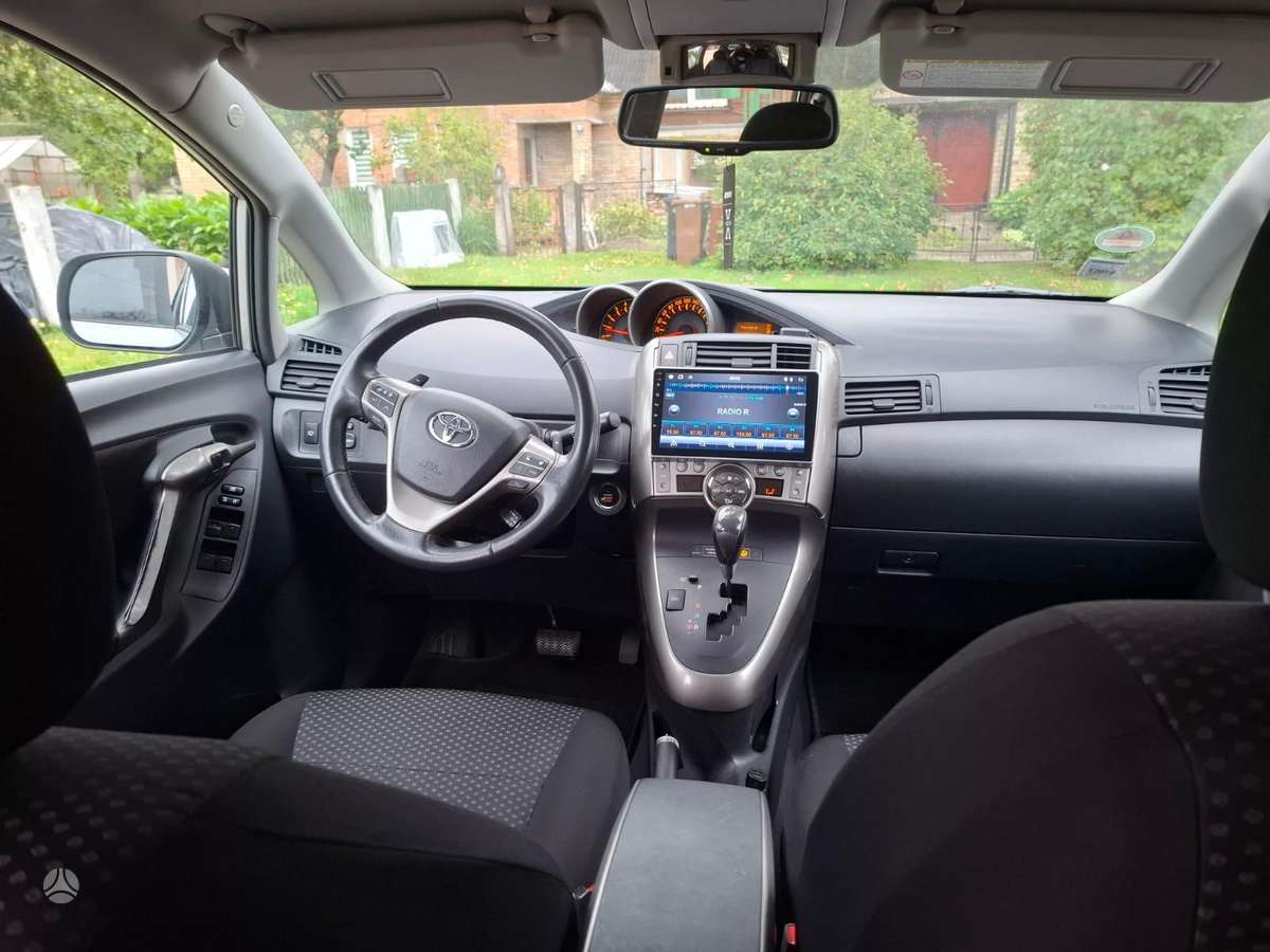 Toyota Verso, 2.2 l., mpv / minivan