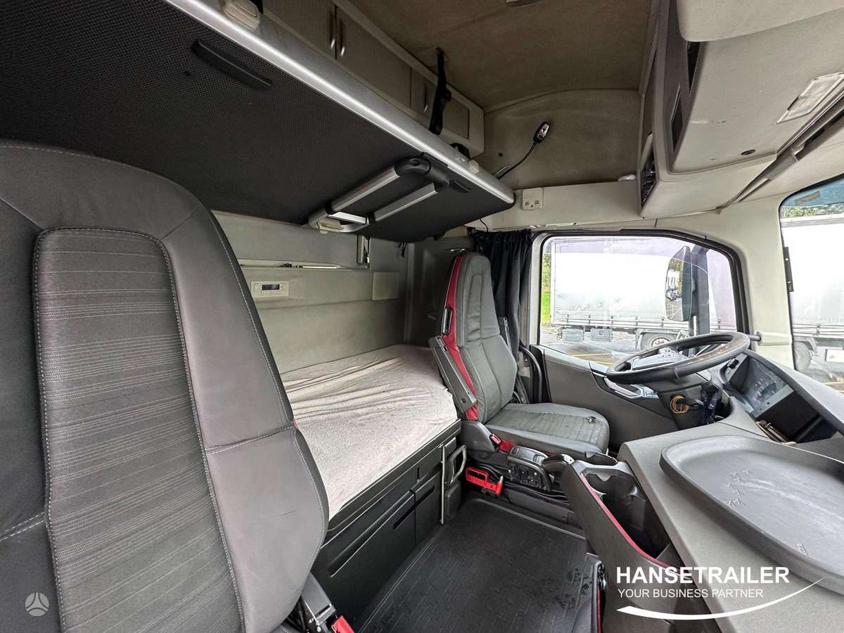 Volvo FH 460, double sleeper
