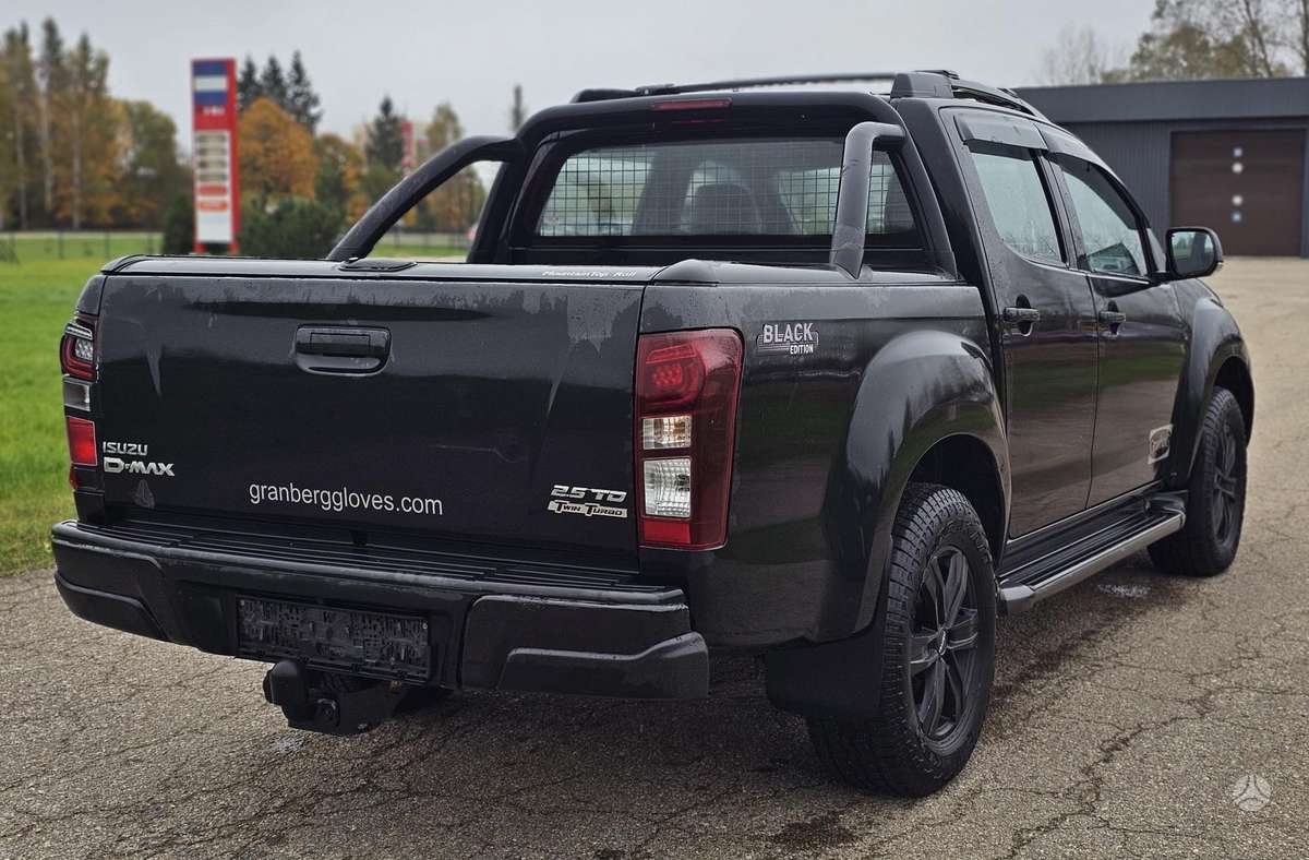 Isuzu D-Max, 2.5 l., off-road / crossover