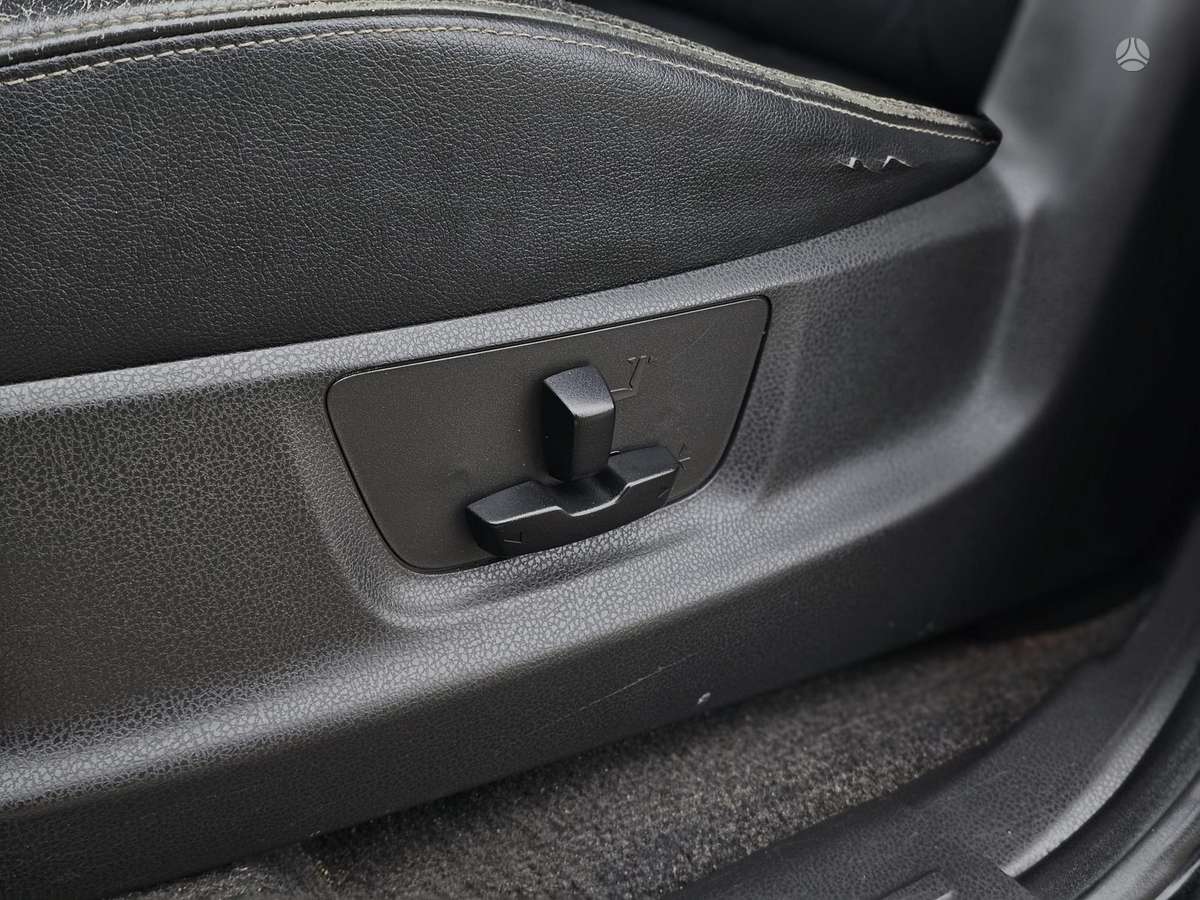 Isuzu D-Max, 2.5 l., off-road / crossover