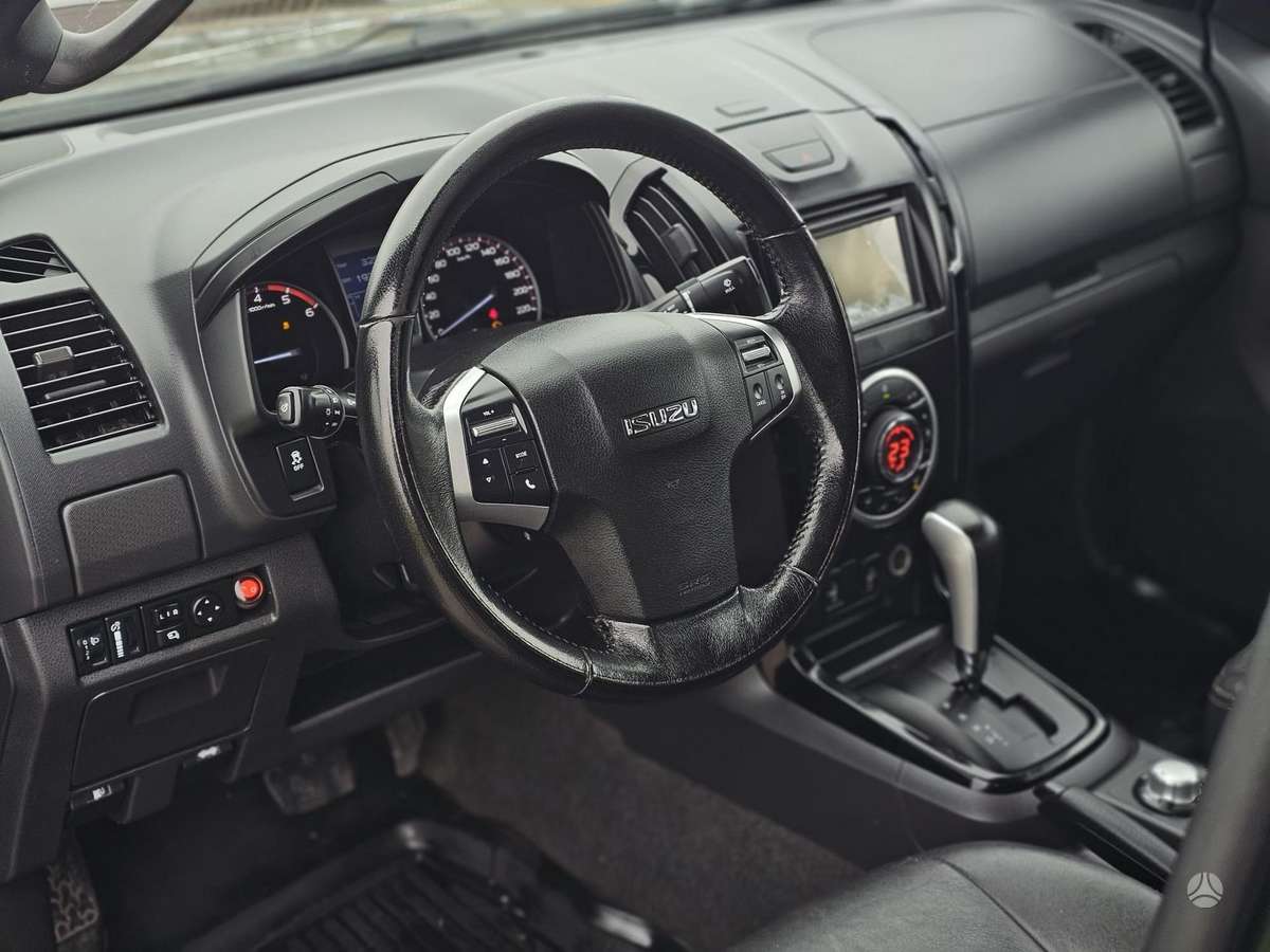 Isuzu D-Max, 2.5 l., off-road / crossover