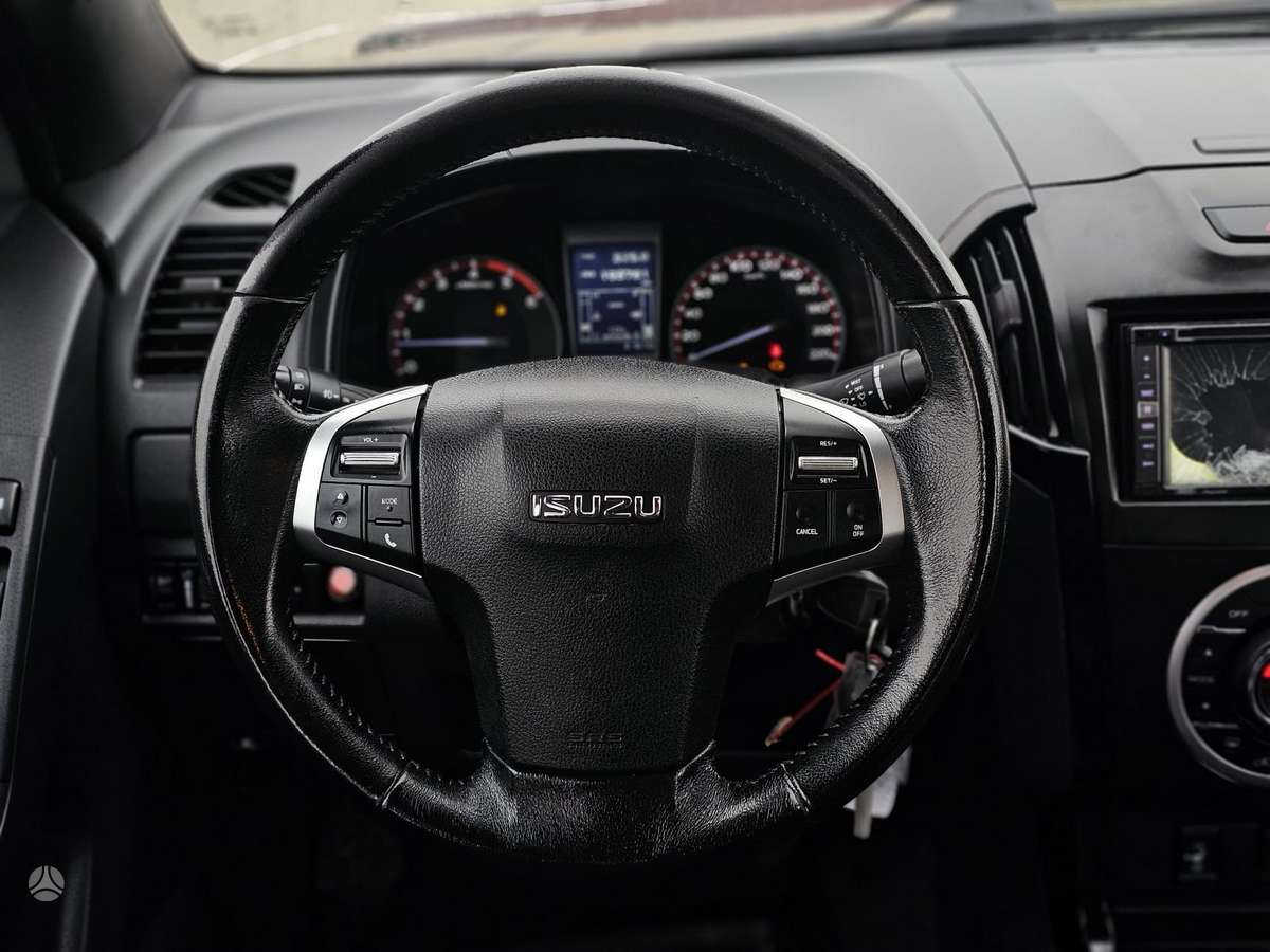 Isuzu D-Max, 2.5 l., off-road / crossover
