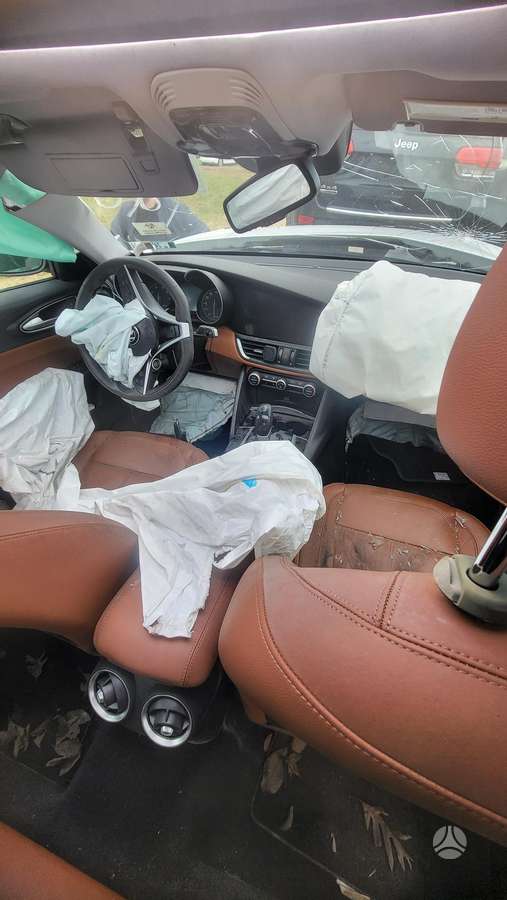 Alfa Romeo Giulia, spalva 217