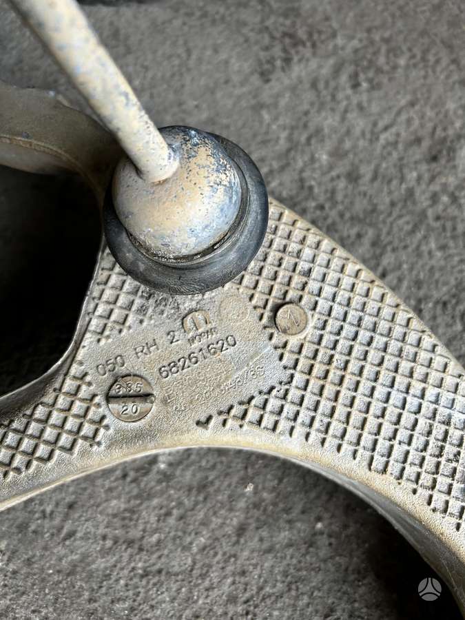 Dodge Ram, 68261620 / 68261621, control arm