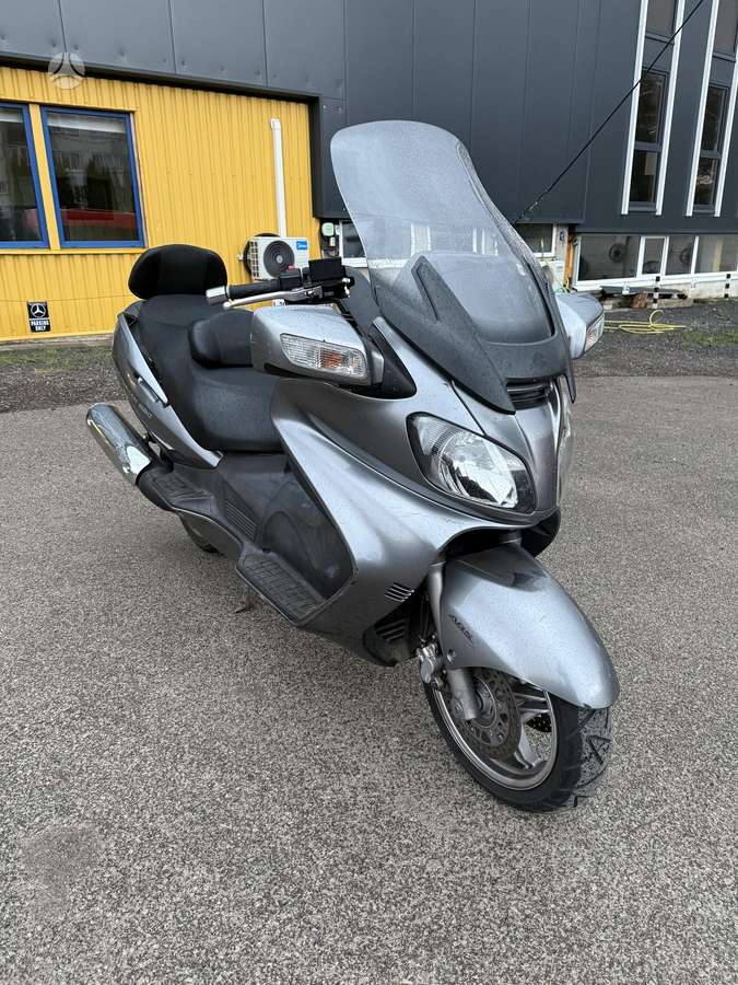Suzuki Burgman 650cc, scooters / mopeds