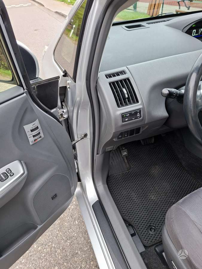Toyota Prius+, mpv / minivan