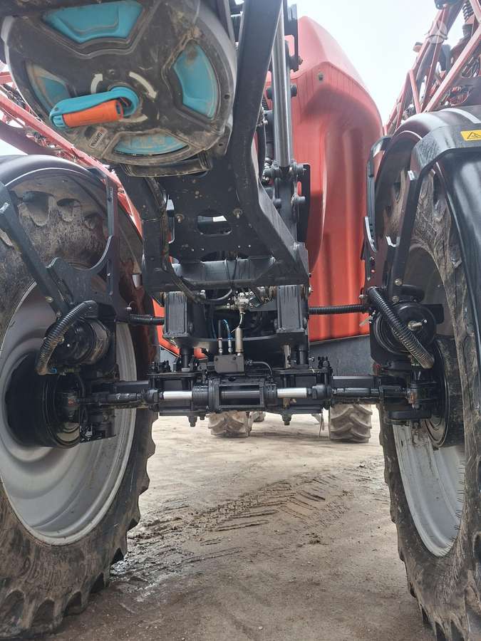 Kverneland Ixtrack T4 4600, разбрызгиватели