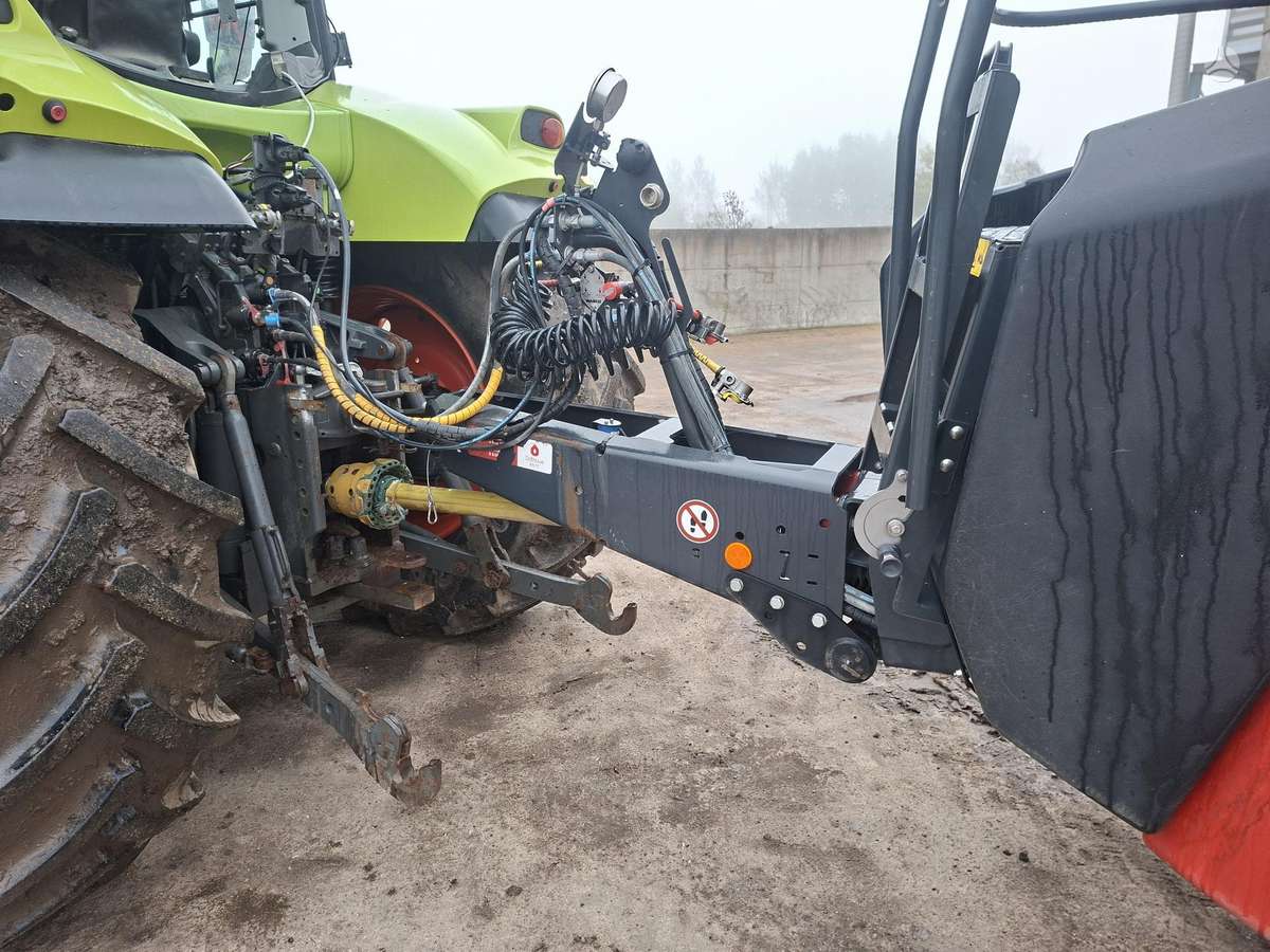 Kverneland Ixtrack T4 4600, разбрызгиватели
