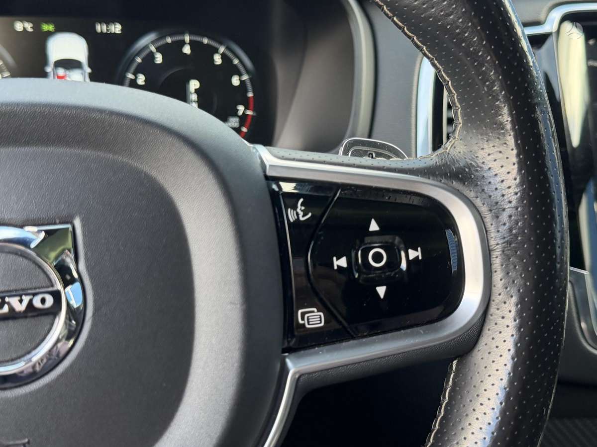 Volvo XC90, 2.0 l., Минивэн