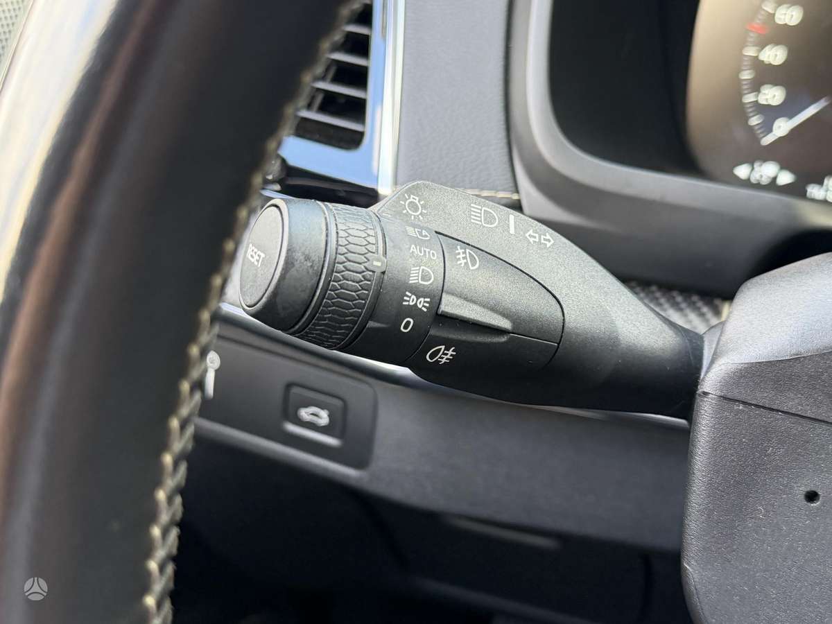 Volvo XC90, 2.0 l., Минивэн