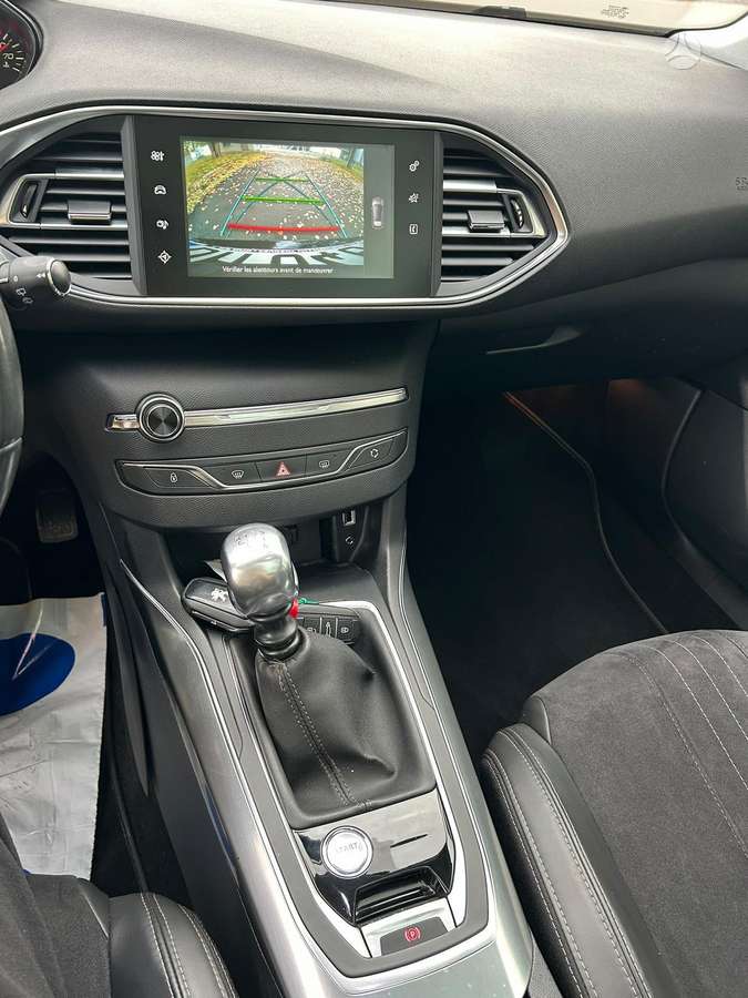 Peugeot 308, 1.6 l., hatchback
