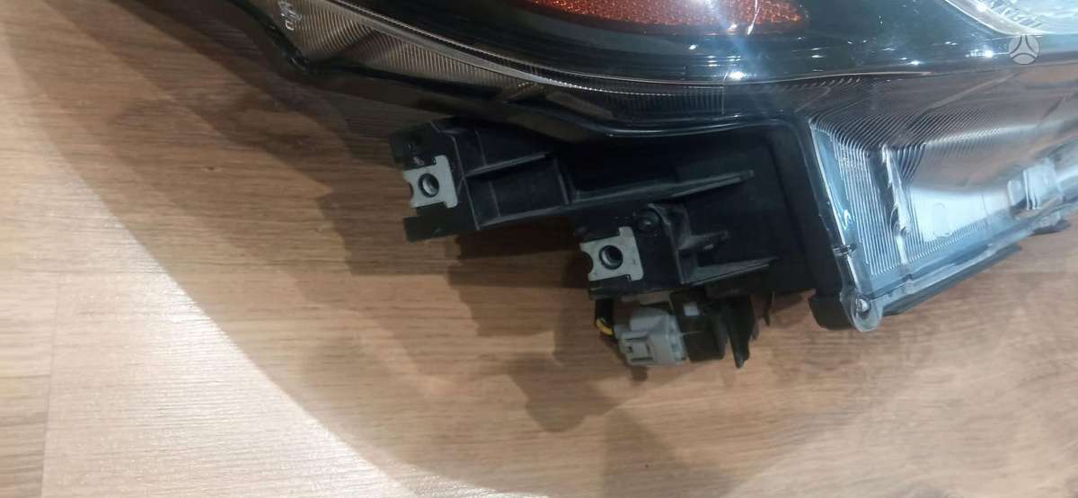 Subaru Forester žibintai