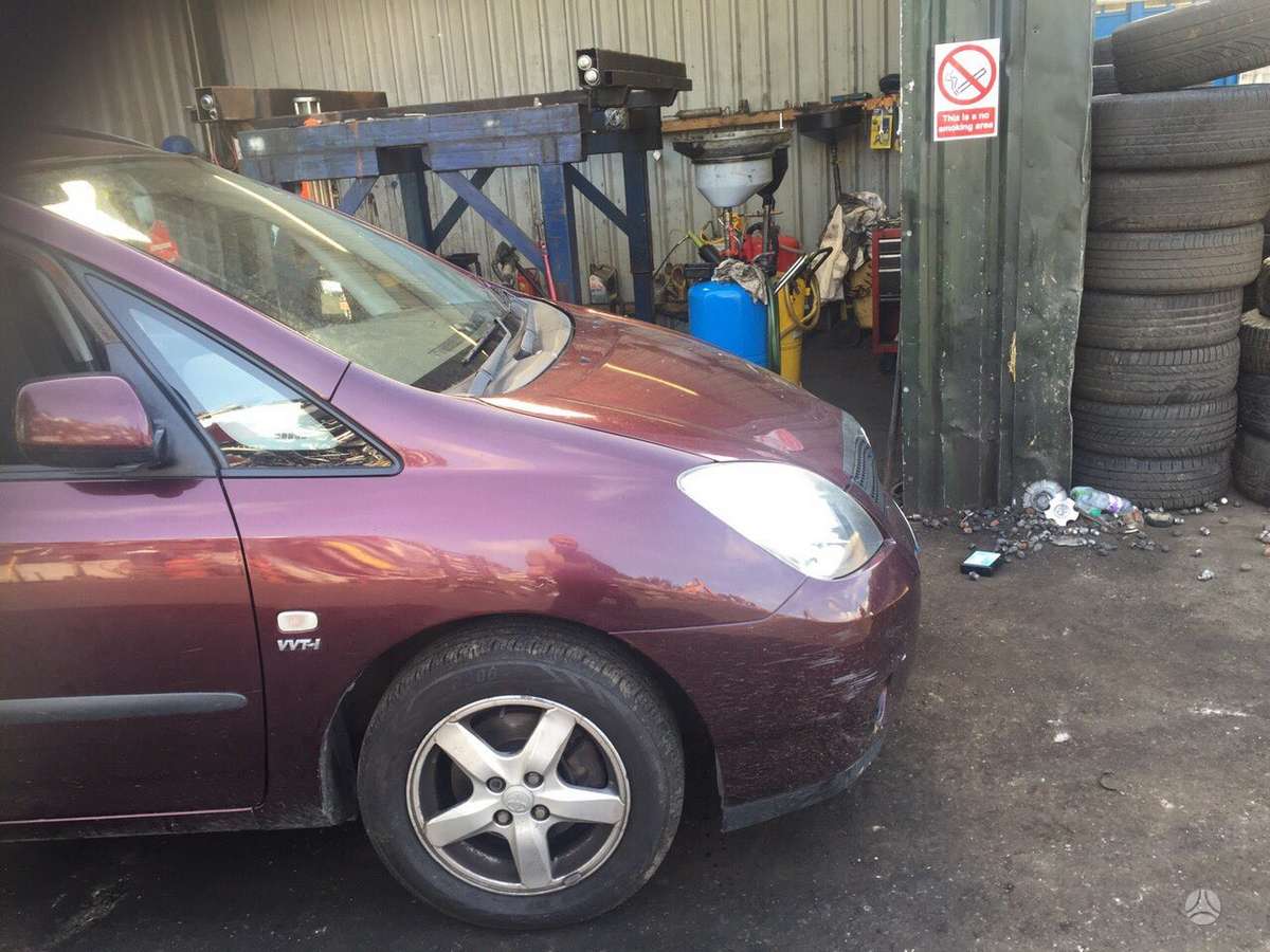 Toyota Corolla Verso rezerves daļās