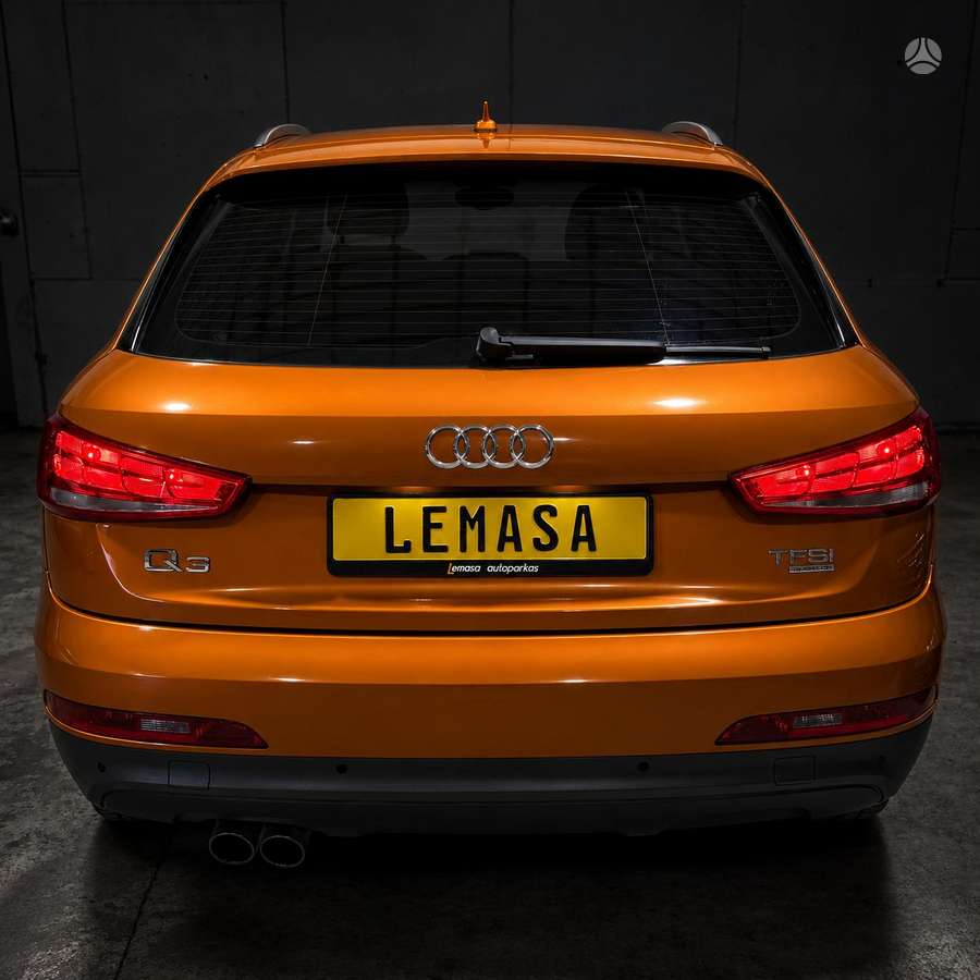 Audi Q3, 2.0 l., off-road / crossover