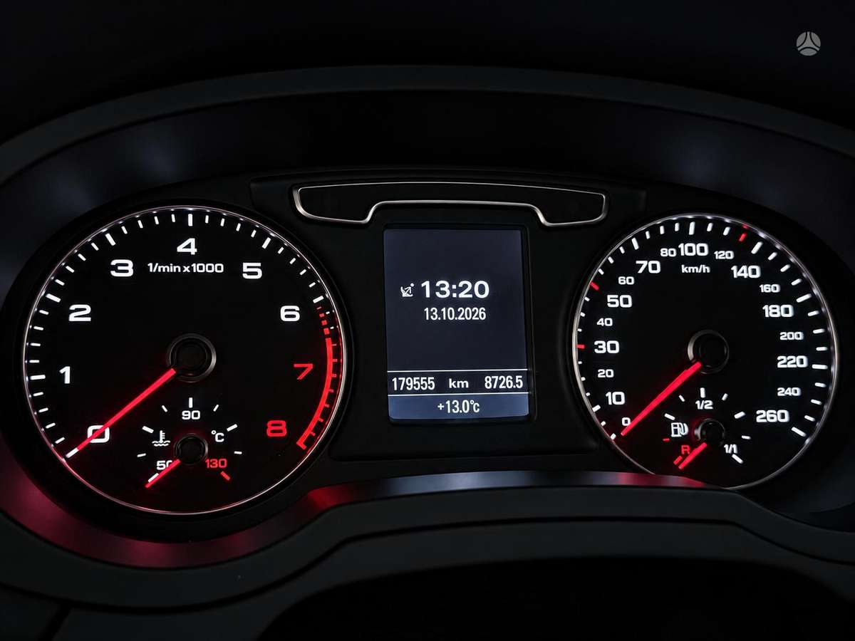 Audi Q3, 2.0 l., off-road / crossover