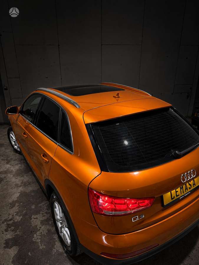 Audi Q3, 2.0 l., off-road / crossover