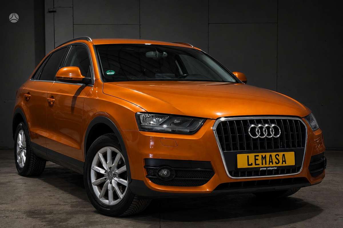 Audi Q3, 2.0 l., off-road / crossover
