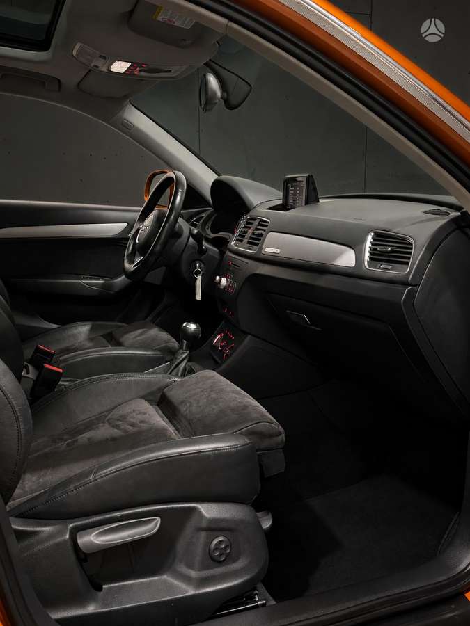 Audi Q3, 2.0 l., Внедорожник / Кроссовер