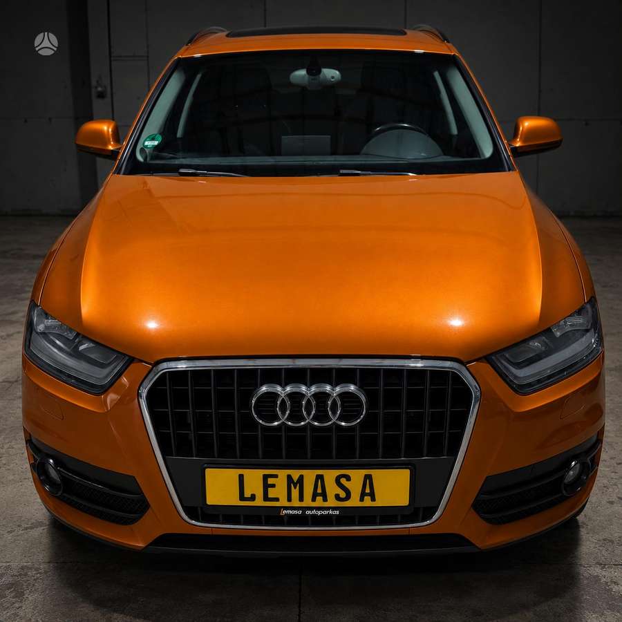 Audi Q3, 2.0 l., off-road / crossover
