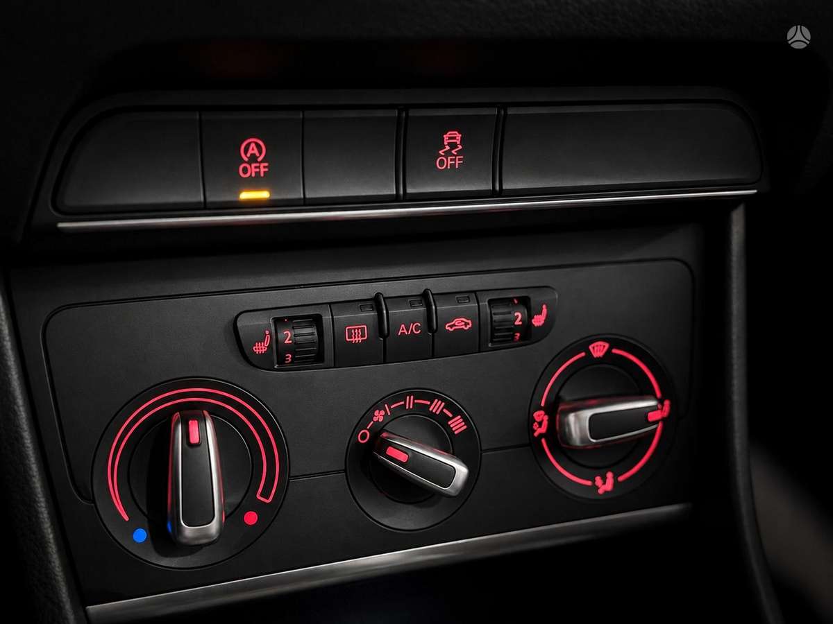 Audi Q3, 2.0 l., Внедорожник / Кроссовер