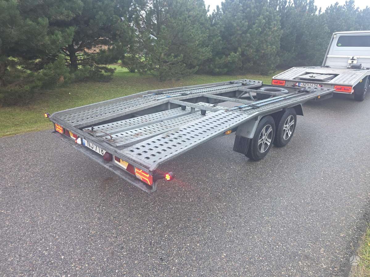 Niewiadow, auto transporter