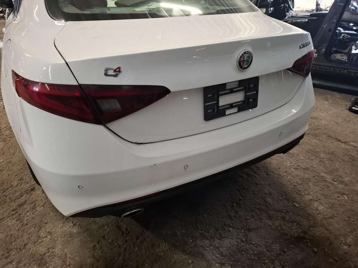 Alfa Romeo Giulia, spalva 217