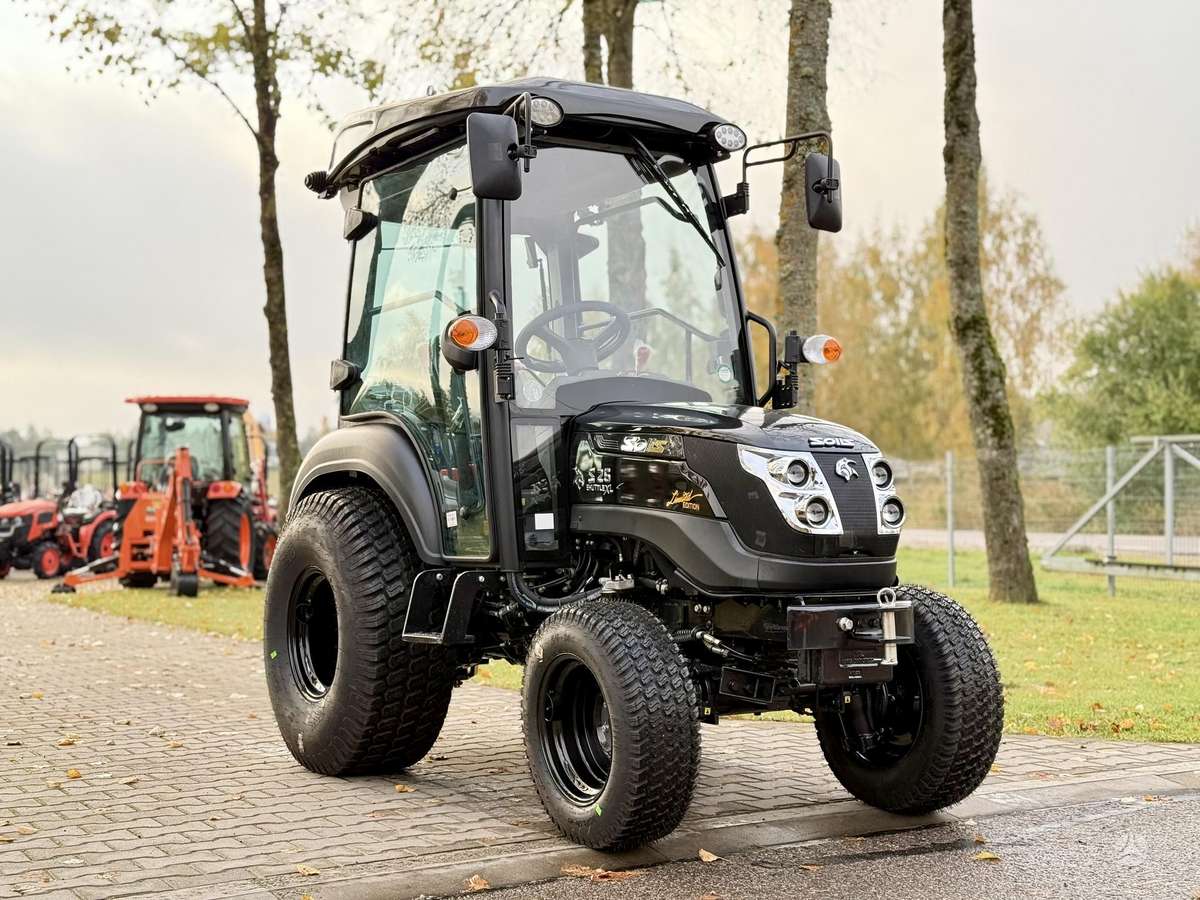 Solis S26 9+9, tractors