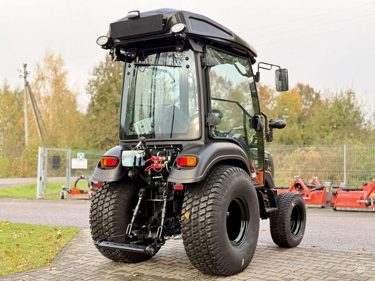 Solis S26 9+9, tractors