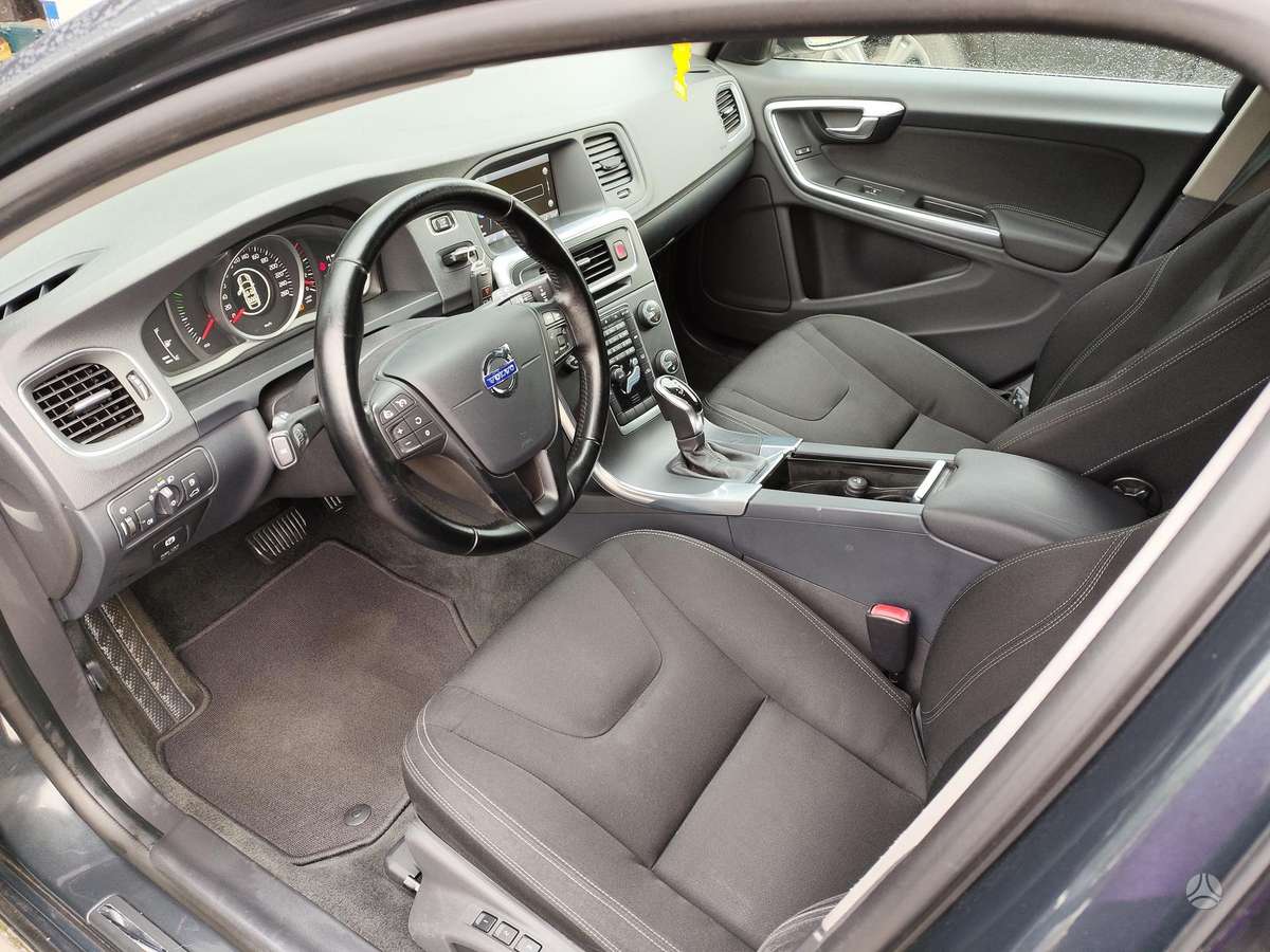 Volvo V60, 2.4 l., universalas