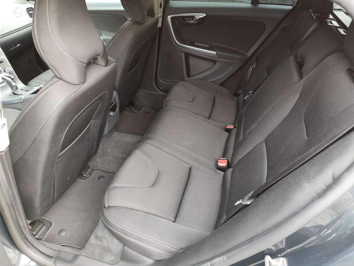 Volvo V60, 2.4 l., universalas