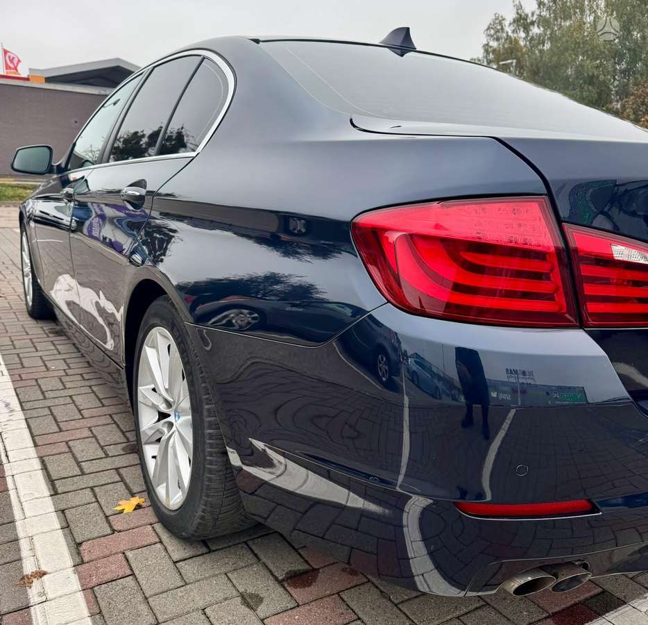 BMW 530, Седан