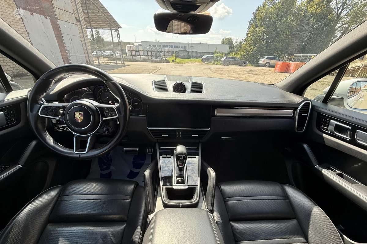 Porsche Cayenne, 2.9 l., off-road / crossover