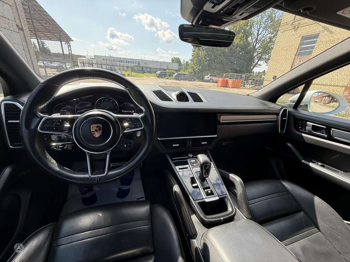 Porsche Cayenne, 2.9 l., off-road / crossover