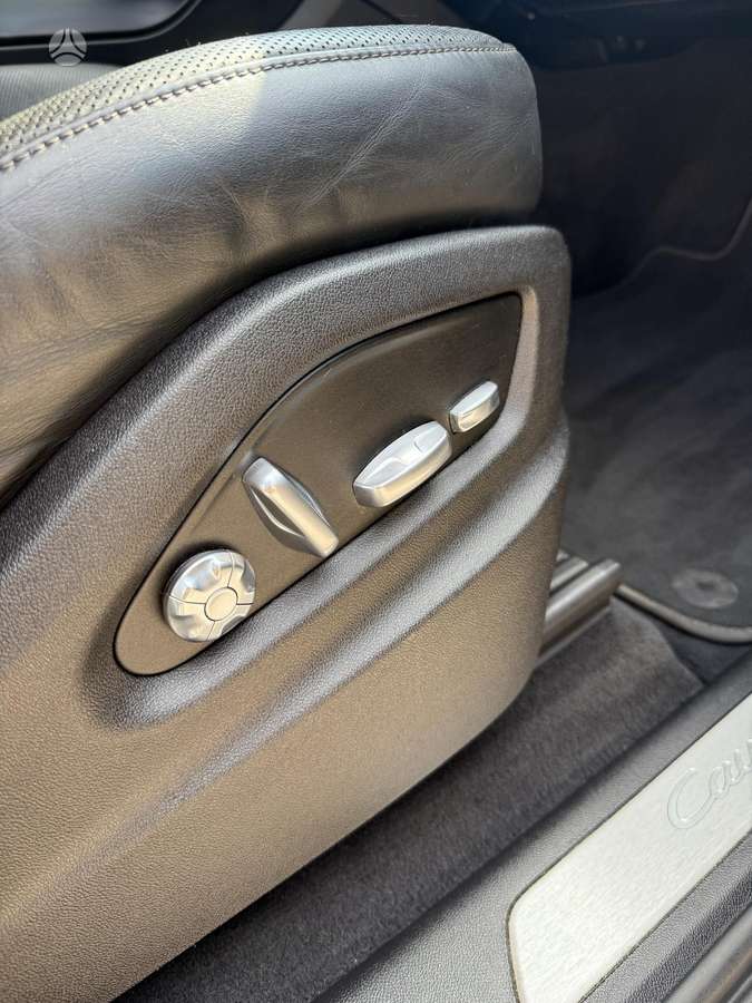 Porsche Cayenne, 2.9 l., off-road / crossover