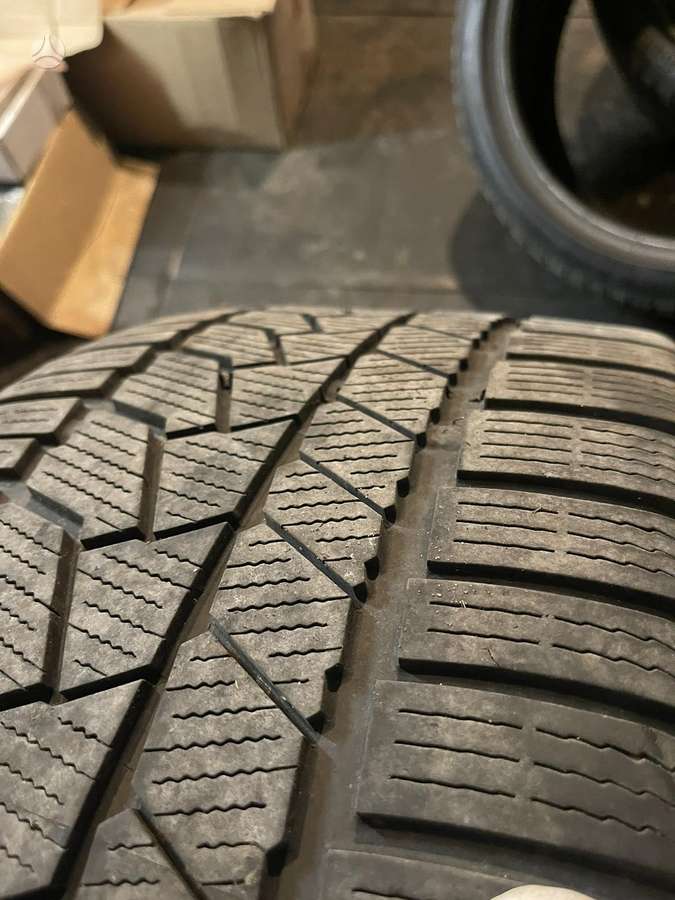 Continental, зимние 255/35 R19