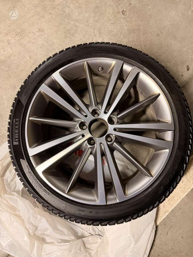 Pirelli P Zero Winter 2, winter 245/40 R19