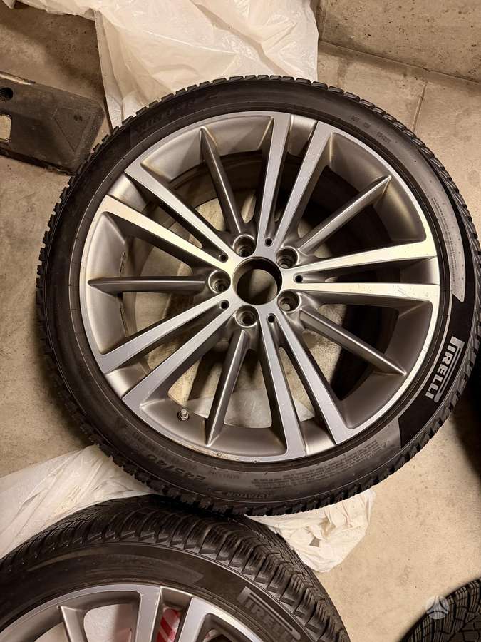 Pirelli P Zero Winter 2, žieminės 245/40 R19