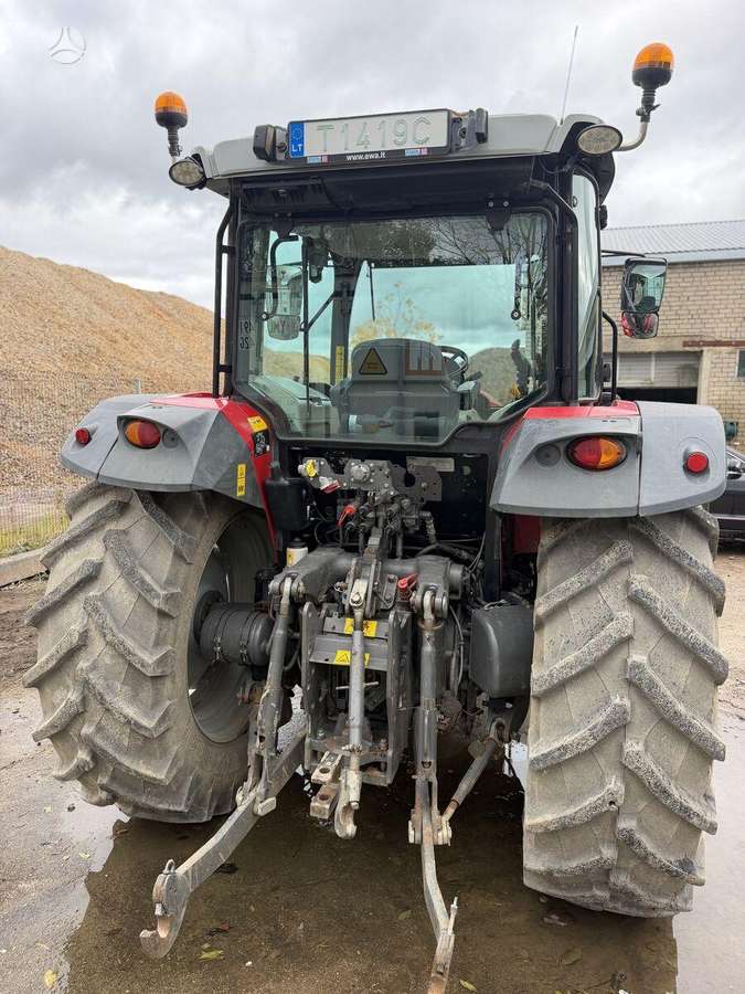 Massey Ferguson 5713, tractors
