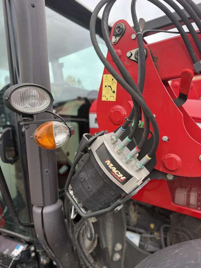 Massey Ferguson 5713, тракторы
