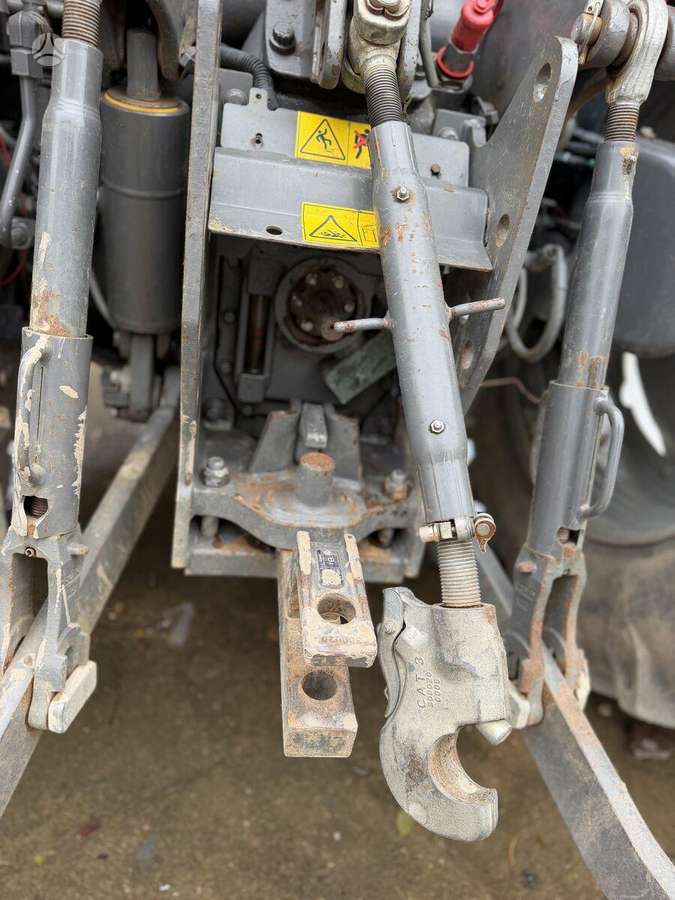 Massey Ferguson 5713, tractors