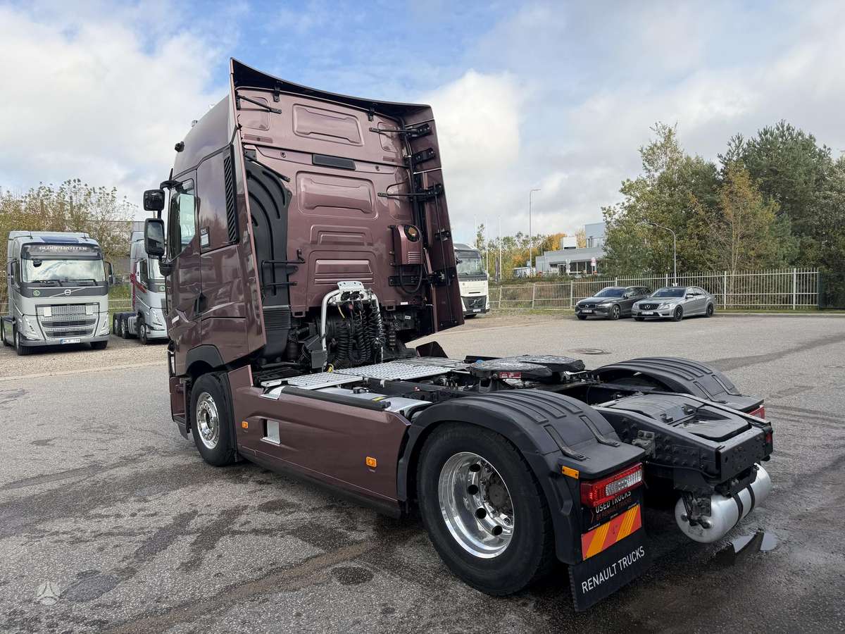 Renault T 440 HIGH DTI13 MAXISPACE T4x2 E6, single sleeper