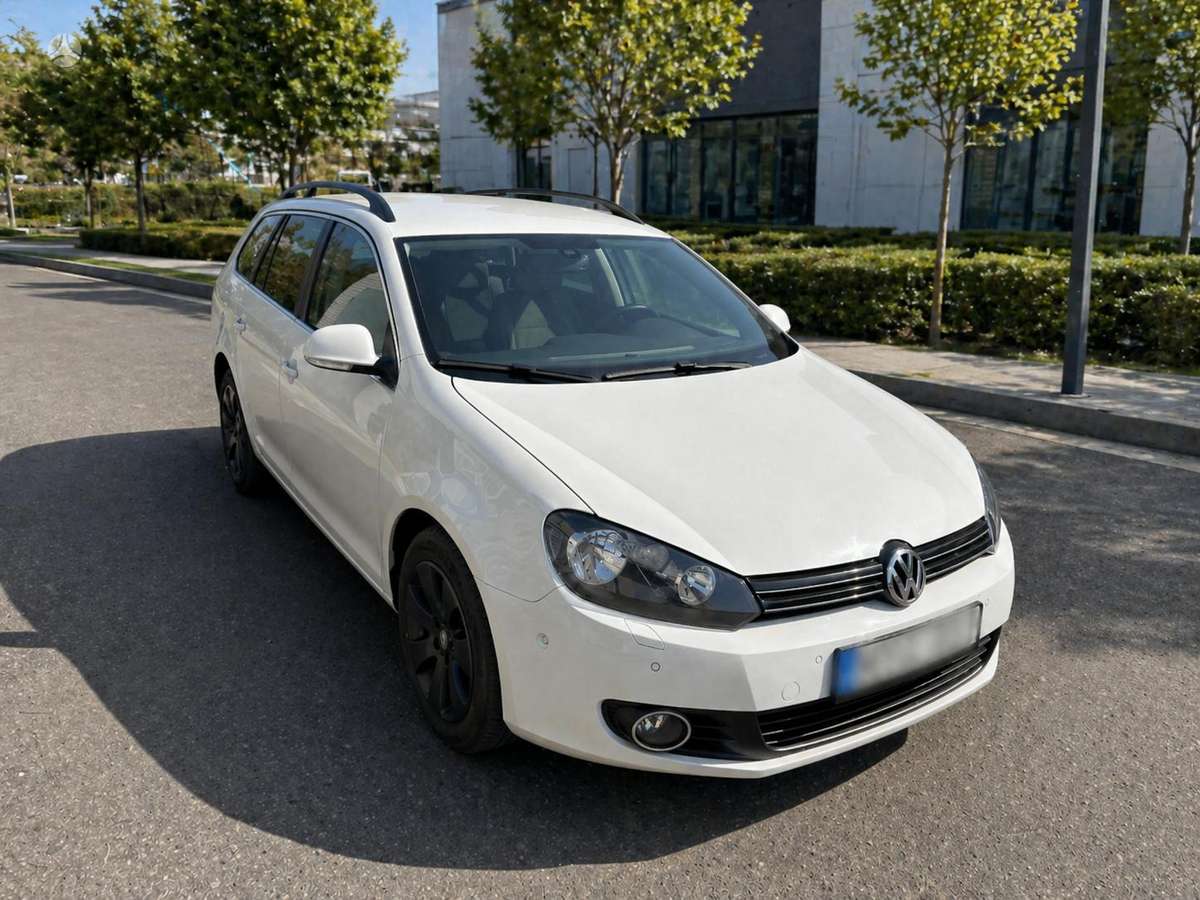 Volkswagen Golf, universalas
