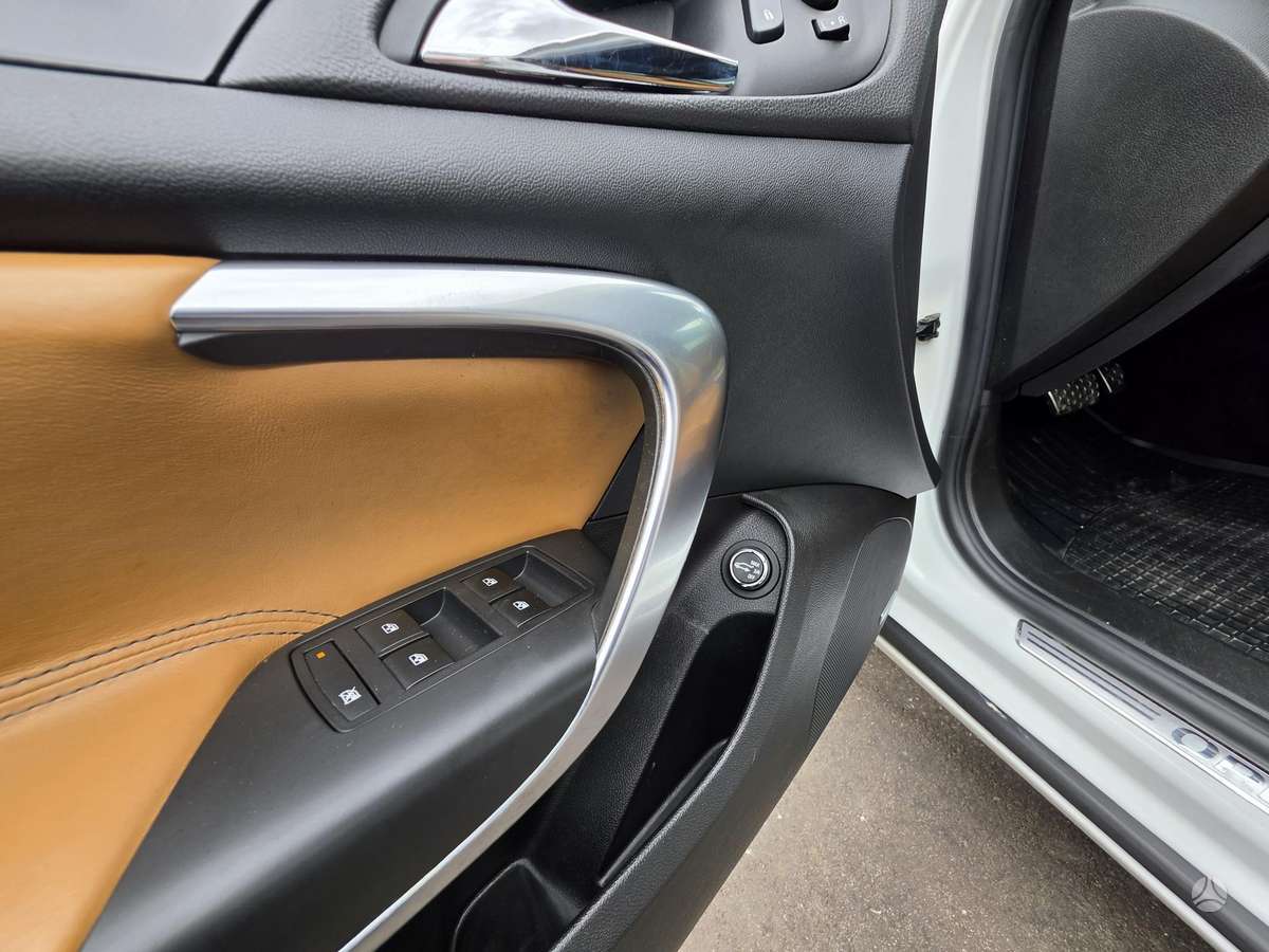 Opel Insignia 2015 — photo 9