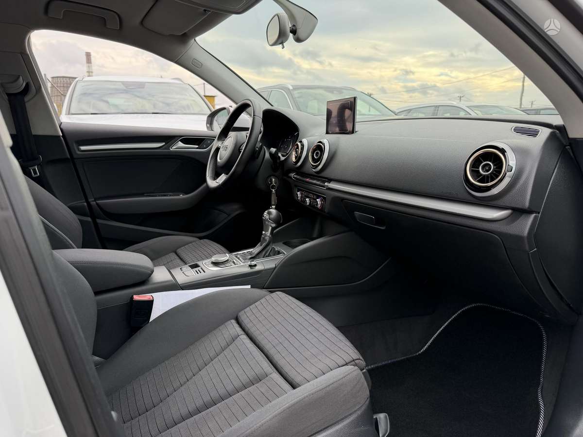 Audi A3, 1.6 l., hatchback