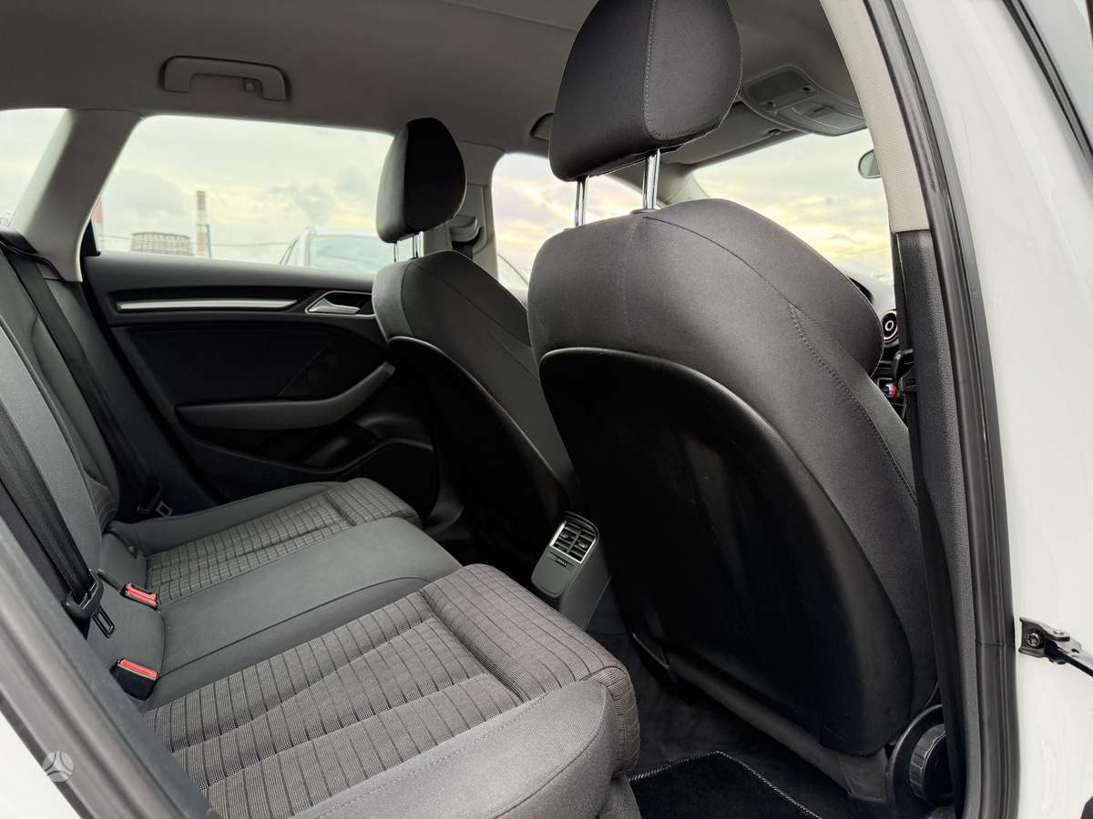 Audi A3, 1.6 l., hatchback